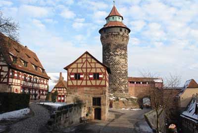 Zahnimplantate: Zahnarzt / Zahnärzte in Nürnberg Zahnimplantate Nürnberg: Zahnarzt / Zahnärzte in Nürnberg